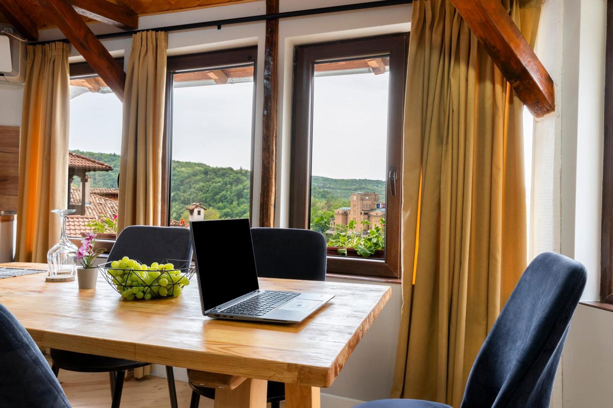 Bobevata Guest House - Floor 2 - Stunning View Old Town Veliko Tarnovo Luaran gambar