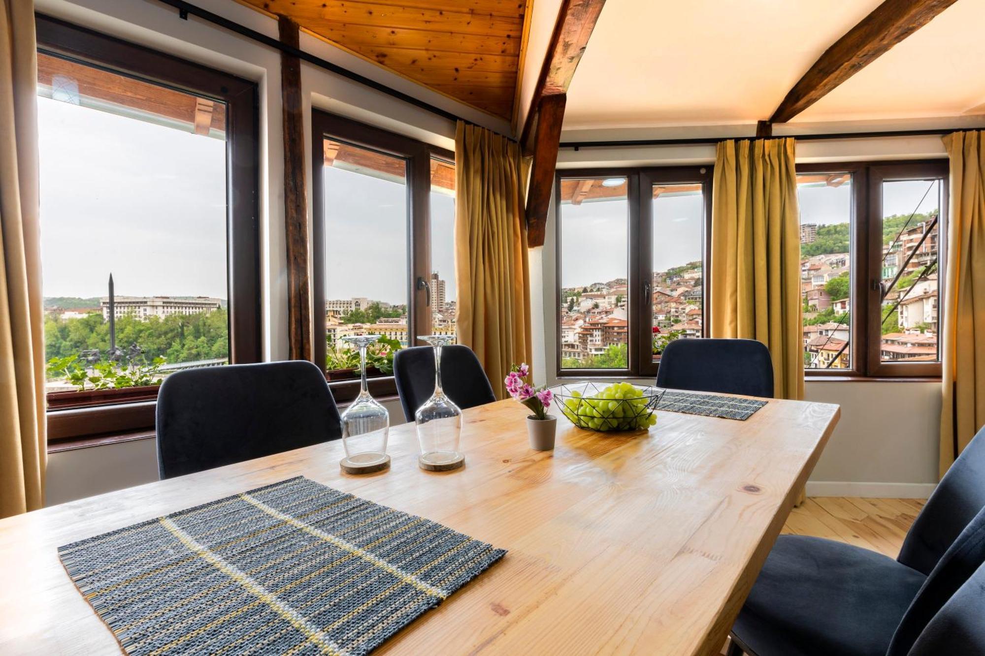 Bobevata Guest House - Floor 2 - Stunning View Old Town Veliko Tarnovo Luaran gambar