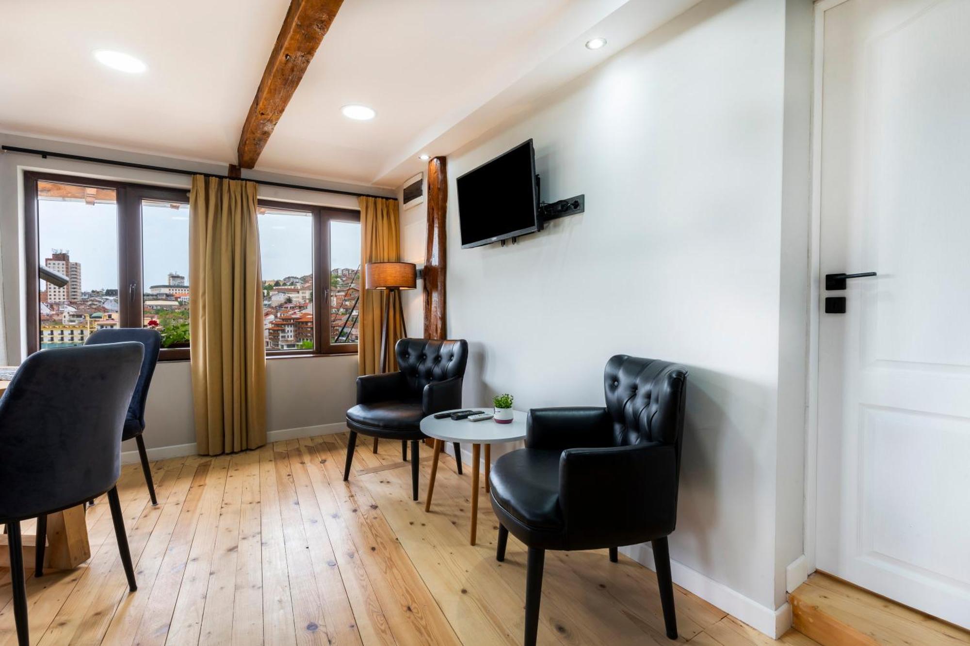 Bobevata Guest House - Floor 2 - Stunning View Old Town Veliko Tarnovo Luaran gambar